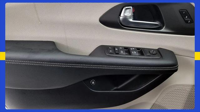 2023 Chrysler Pacifica Hybrid Touring L