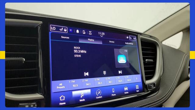2023 Chrysler Pacifica Hybrid Touring L