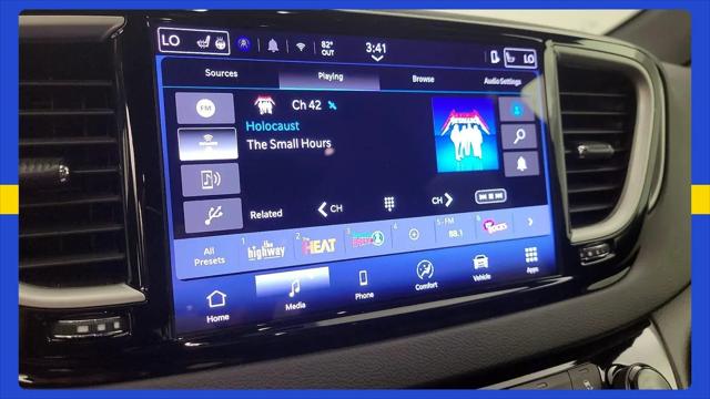 2025 Chrysler Pacifica Select