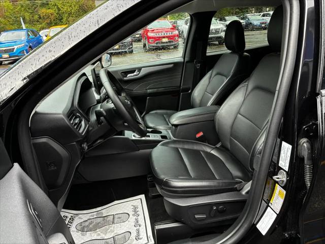 2025 Ford Escape Platinum