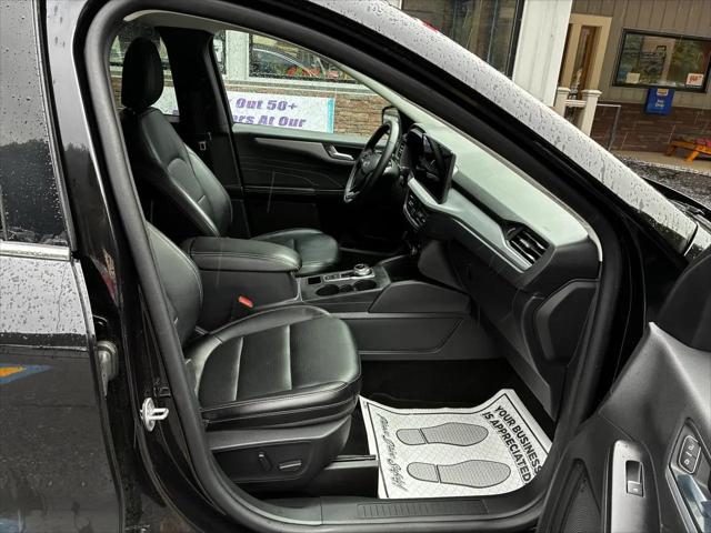 2025 Ford Escape Platinum