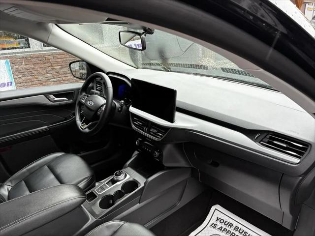 2025 Ford Escape Platinum