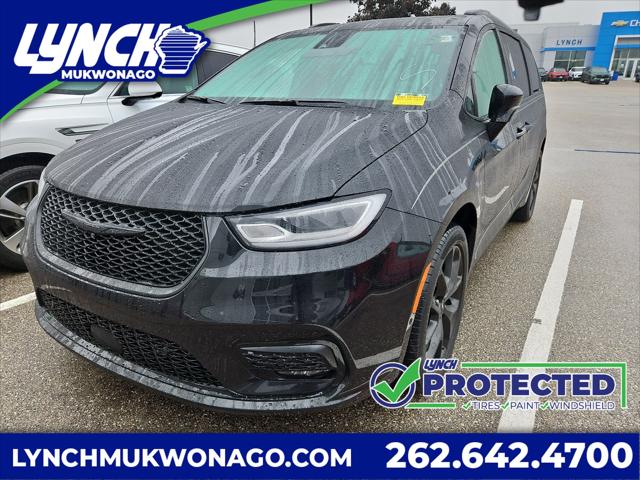 2023 Chrysler Pacifica Limited AWD for sale in Mukwonago, WI