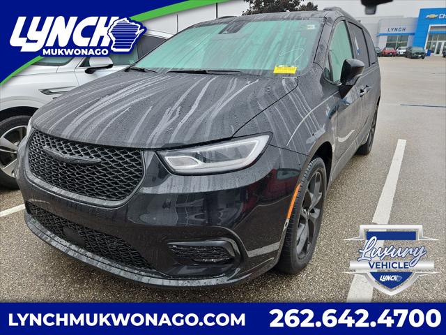 2023 Chrysler Pacifica Limited AWD for sale in Mukwonago, WI