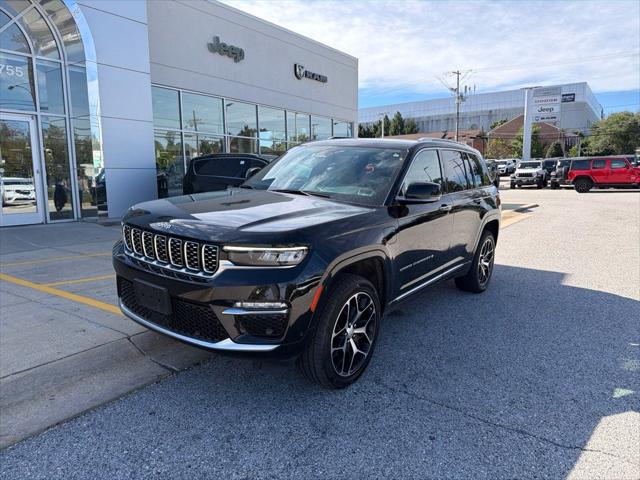 2022 Jeep Grand Cherokee 4xe Summit Reserve 4x4 2022 Jeep Grand Cherokee 4xe Summit Reserve 4x4