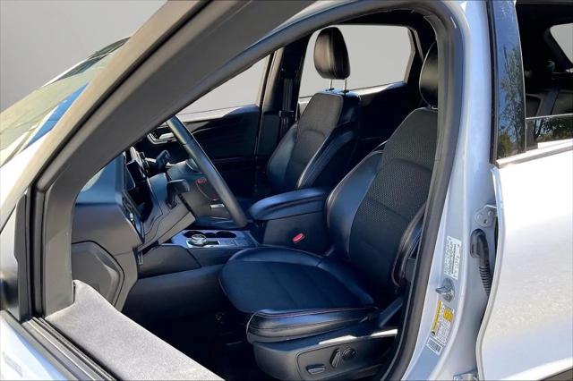 2025 Ford Escape ST-Line Select