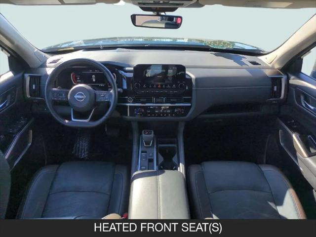 2023 Nissan Pathfinder Platinum FWD