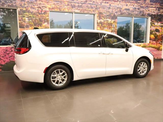 2027 Chrysler Pacifica Select