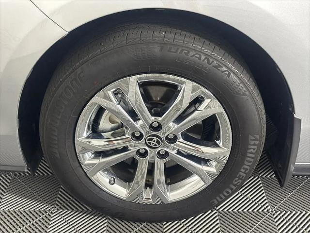 2024 Toyota Sienna Platinum