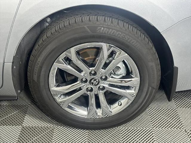 2024 Toyota Sienna Platinum