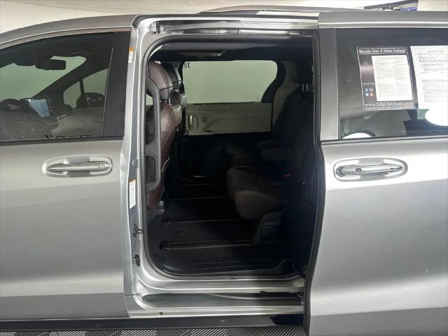 2024 Toyota Sienna Platinum