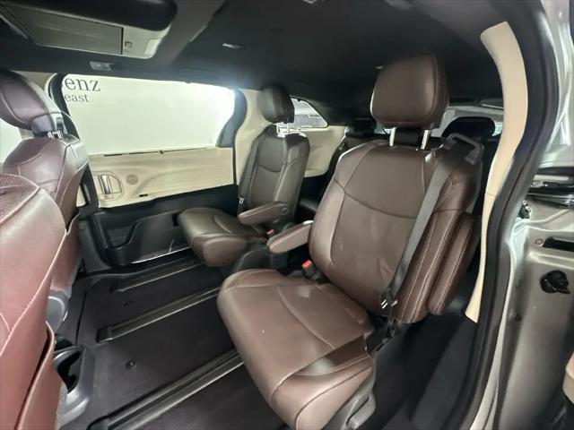 2024 Toyota Sienna Platinum