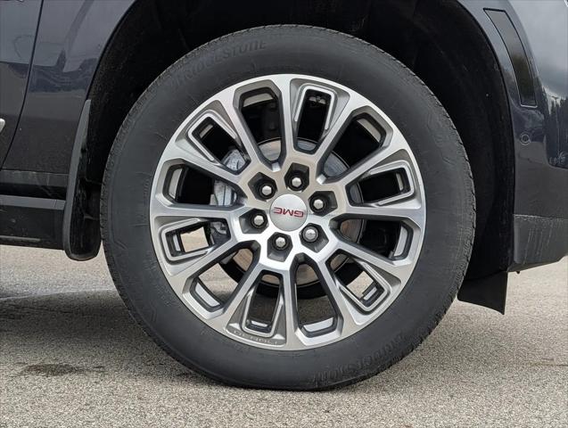 2025 GMC Yukon 4WD Denali