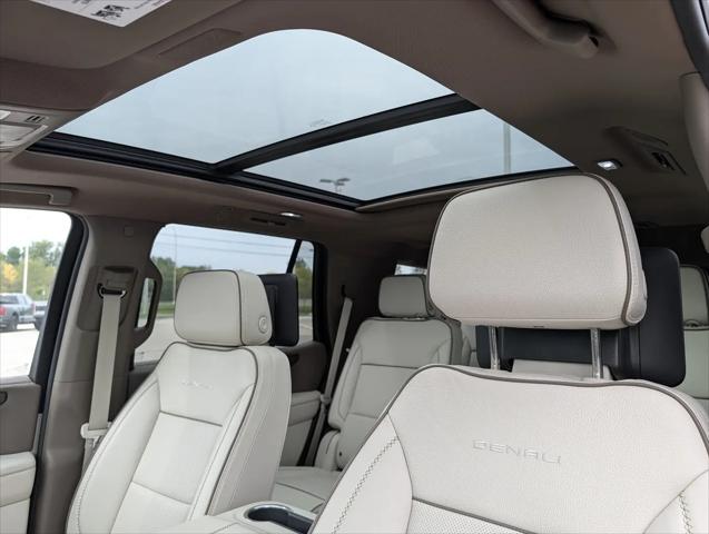 2025 GMC Yukon 4WD Denali