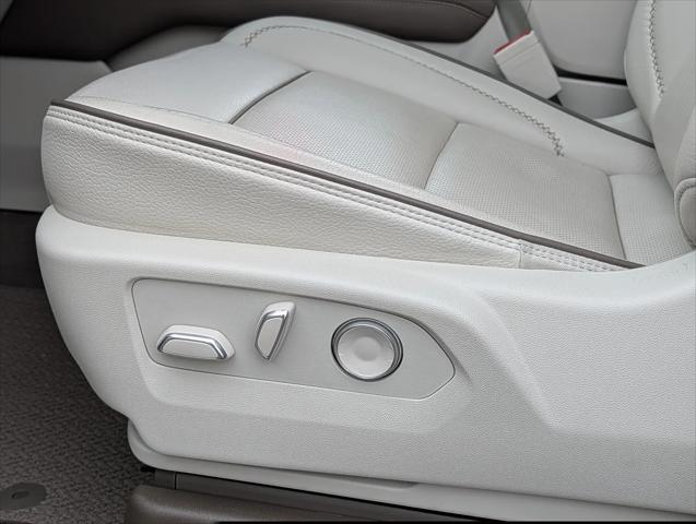 2025 GMC Yukon 4WD Denali