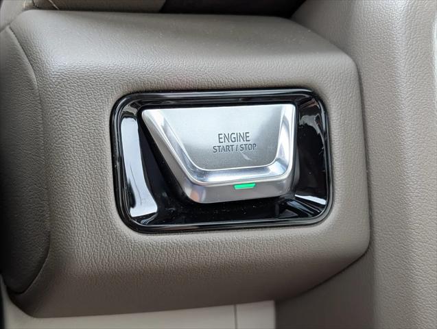 2025 GMC Yukon 4WD Denali