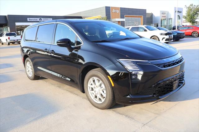 2027 Chrysler Pacifica Select for sale in Yukon, OK
