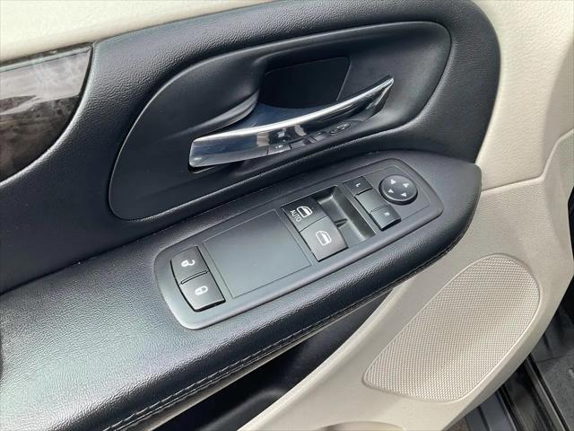2016 Dodge Grand Caravan SE/SXT