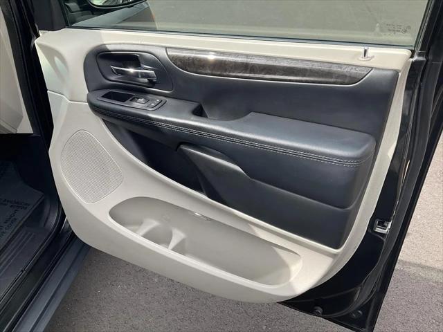 2016 Dodge Grand Caravan SE/SXT