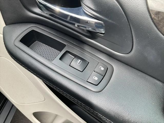 2016 Dodge Grand Caravan SE/SXT
