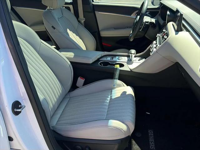 2023 Genesis G70 2.0T RWD
