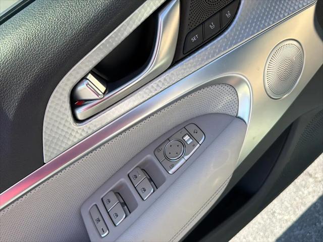 2023 Genesis G70 2.0T RWD