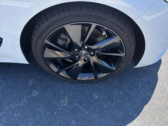 2023 Genesis G70 2.0T RWD