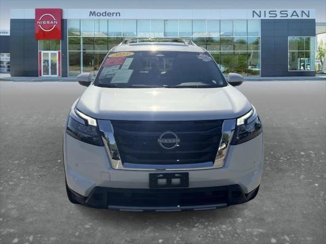 2025 Nissan Pathfinder SL FWD