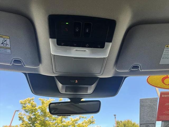 2025 Nissan Pathfinder SL FWD