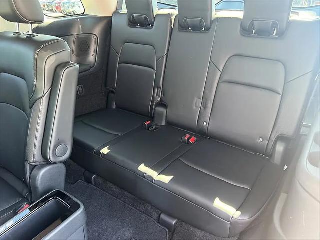 2025 Nissan Pathfinder SL FWD