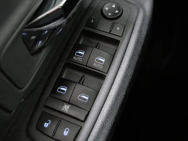 2022 Ram 1500 Classic SLT Crew Cab 4x2 57 Box