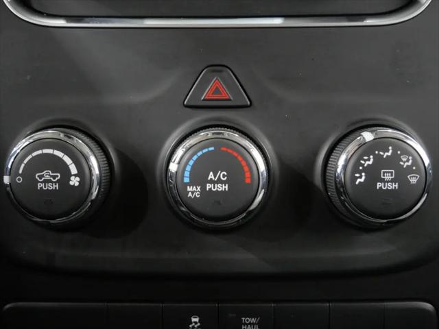 2022 Ram 1500 Classic SLT Crew Cab 4x2 57 Box