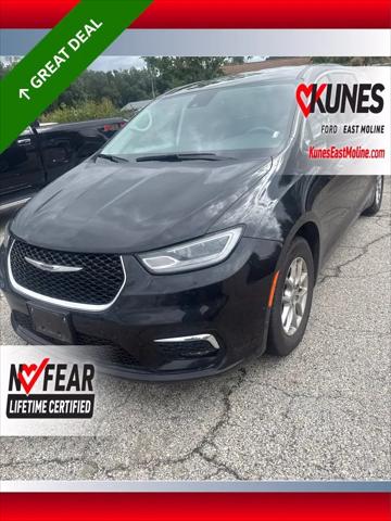 2024 Chrysler Pacifica Touring L for sale in East Moline, IL