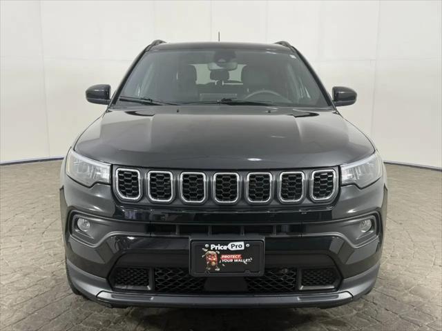 2024 Jeep Compass Latitude Lux FWD