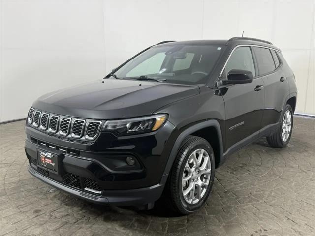 2024 Jeep Compass Latitude Lux FWD