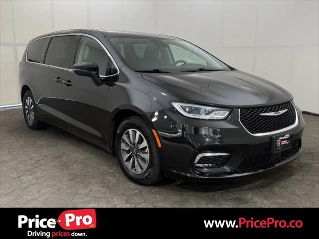 2023 Chrysler Pacifica Hybrid Touring L for sale in Maumee, OH