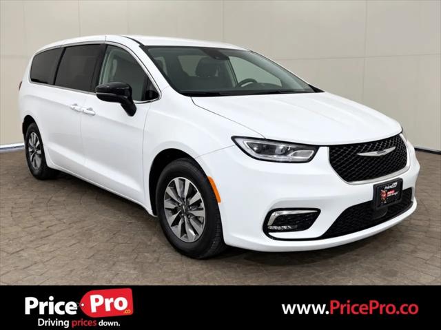 2024 Chrysler Pacifica Hybrid Select for sale in Maumee, OH