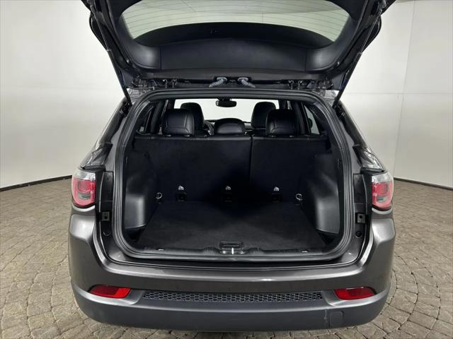2023 Jeep Compass Latitude Lux FWD