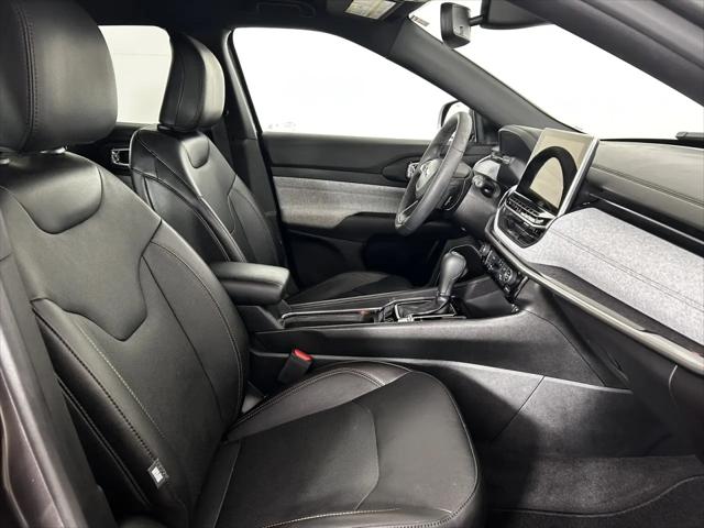 2023 Jeep Compass Latitude Lux FWD