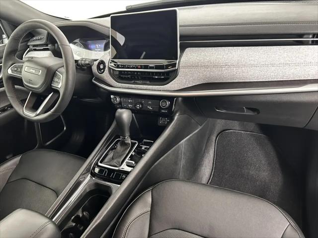 2023 Jeep Compass Latitude Lux FWD