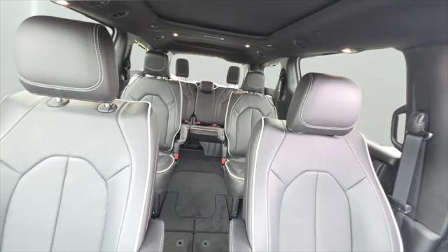 2027 Chrysler Pacifica Limited