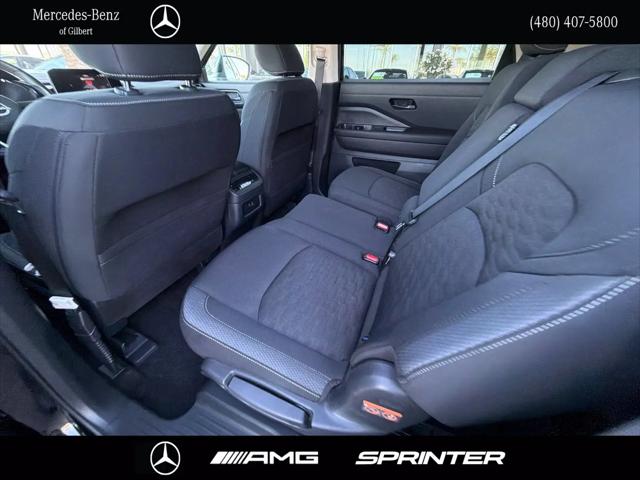 2024 Nissan Pathfinder SV FWD