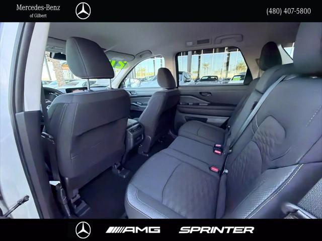2024 Nissan Pathfinder SV FWD