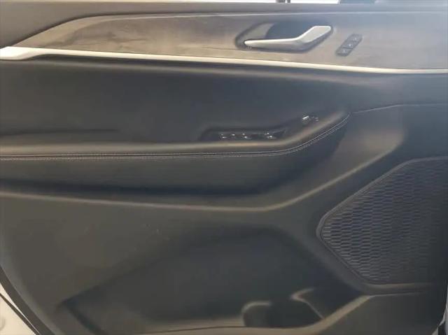 2023 Jeep Grand Cherokee Limited 4x2