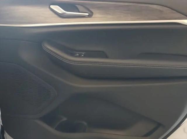 2023 Jeep Grand Cherokee Limited 4x2