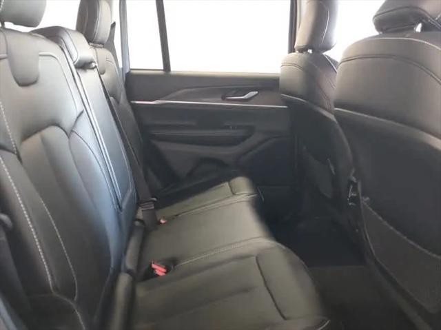 2023 Jeep Grand Cherokee Limited 4x2