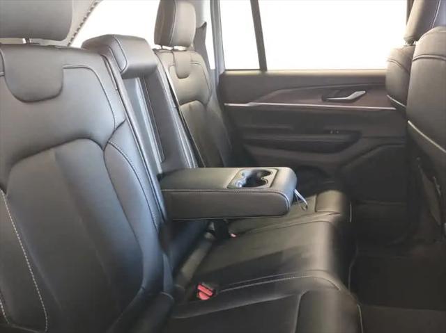 2023 Jeep Grand Cherokee Limited 4x2