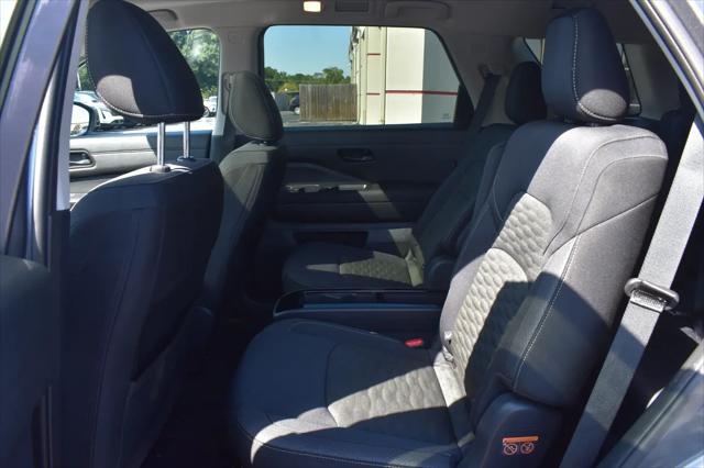 2025 Nissan Pathfinder SV 4WD