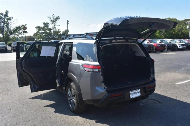 2025 Nissan Pathfinder SV 4WD