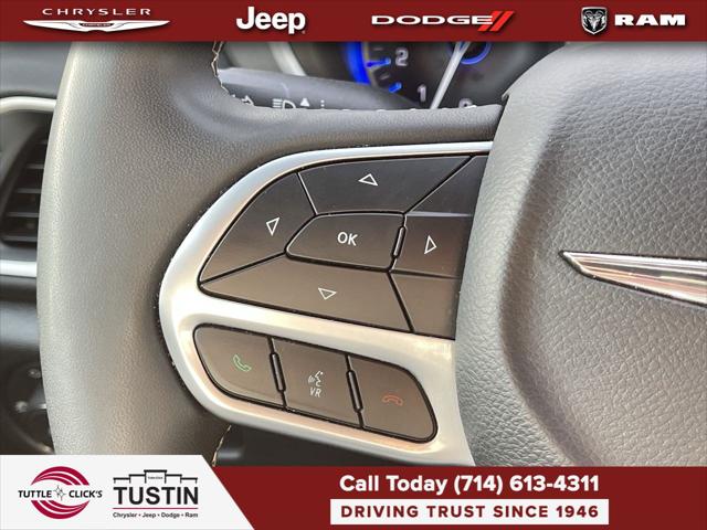 2025 Chrysler Pacifica Select